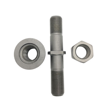 Truck Wheel Hub Bolts with STAINLESS STEEL Material DIN ANSI Compliant Design